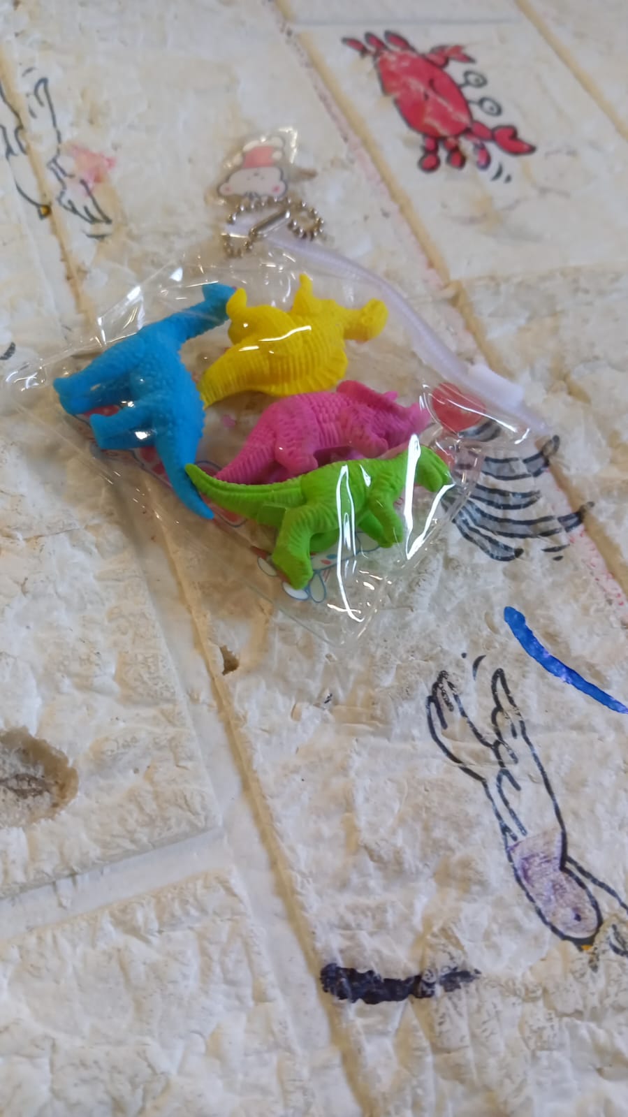 Set of dinosaur erasers for children’s school supplies Set of dinosaur erasers for children’s school supplies